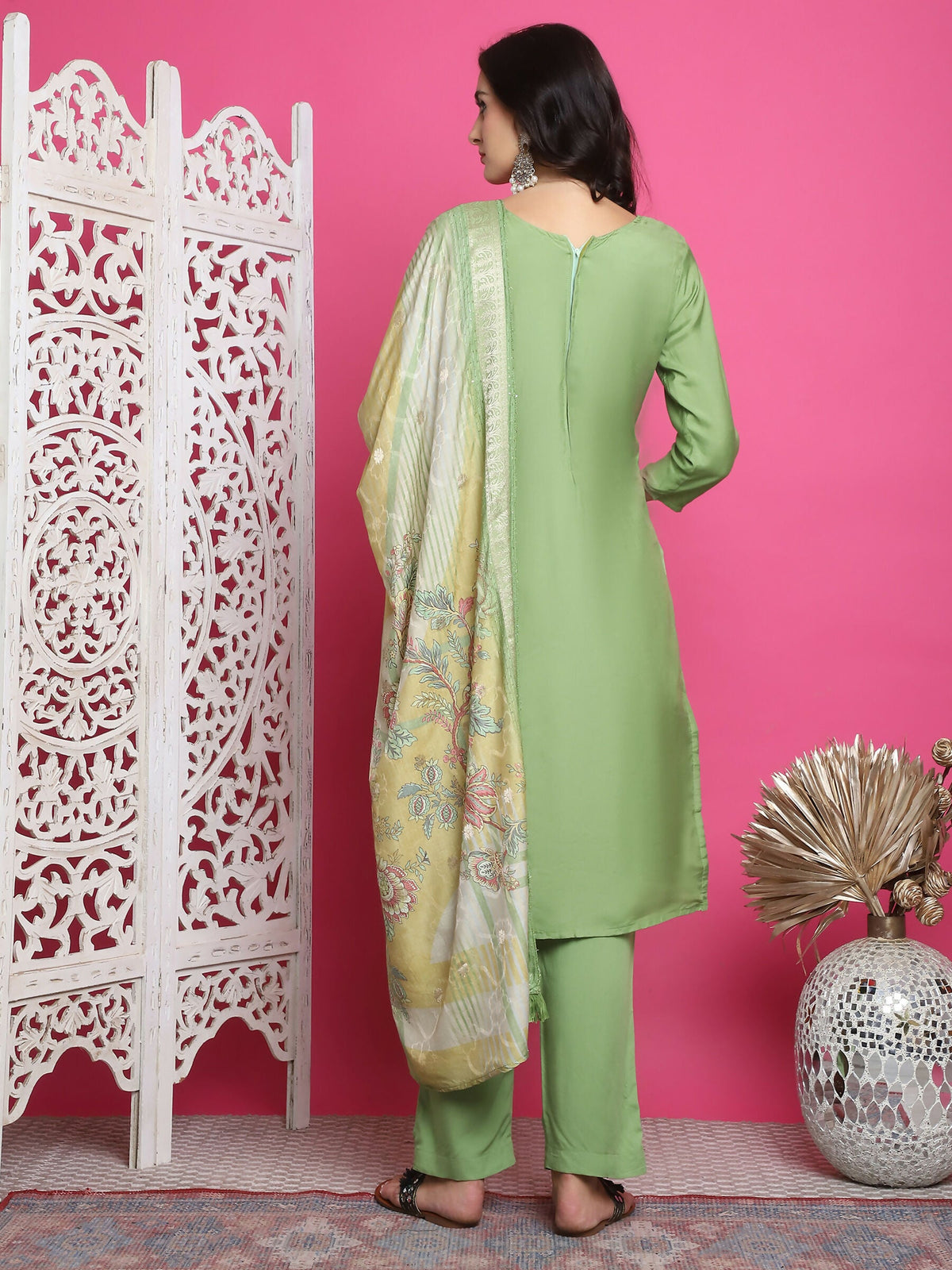Jyoti Fashion Women's Green Muslin Floral Resham Embroidery Kurta with Trouser & Dupatta | Grocsy