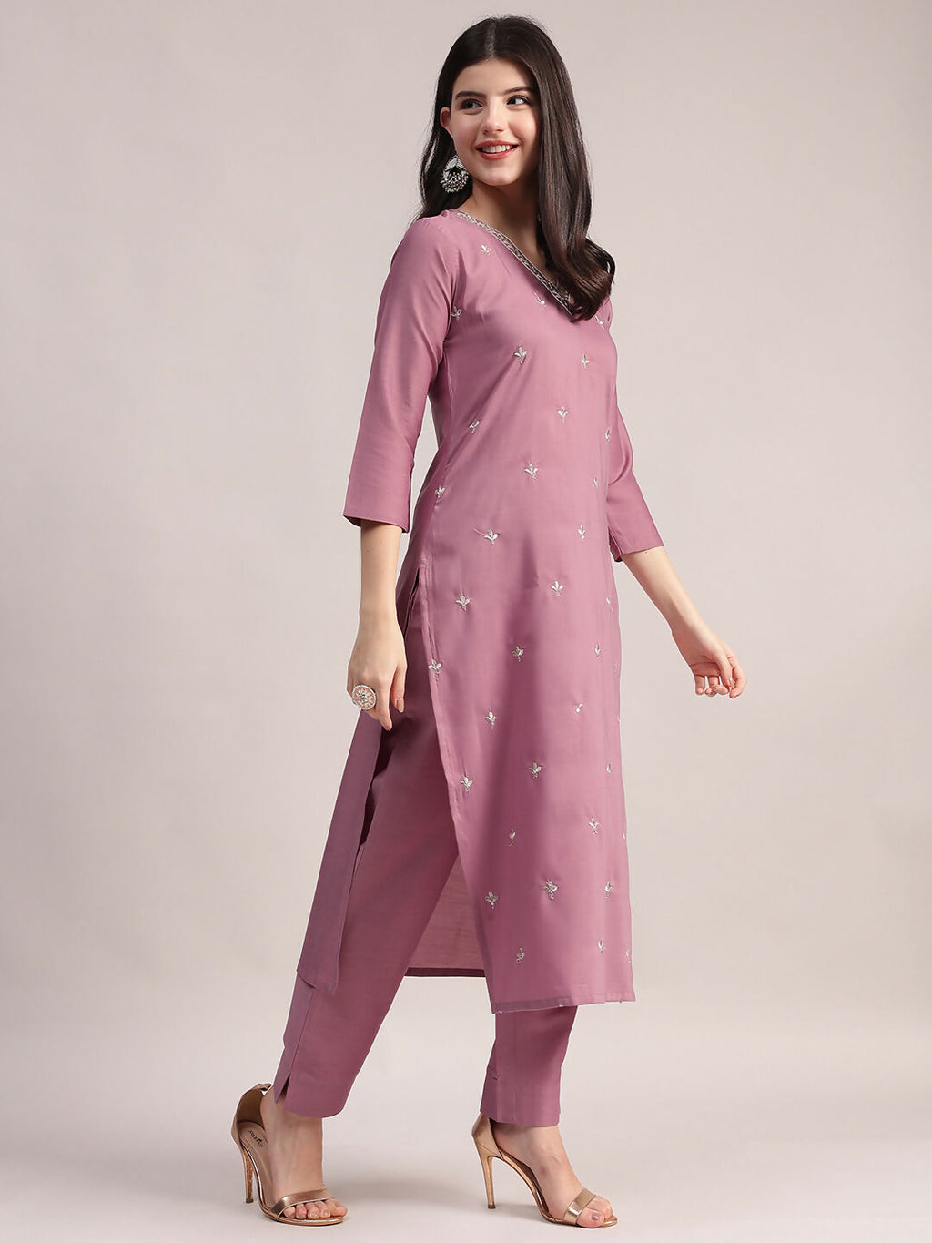 Aavyora Women Lavender Embroidered Chinon Kurta with Straight Pants & Organza Dupatta Set | Grocsy