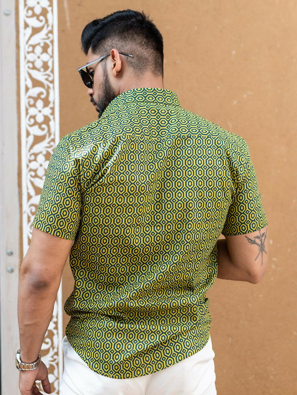 Miravan Men's Green Geomatric Printed Half Sleeve Slim Fit shirt | Grocsy