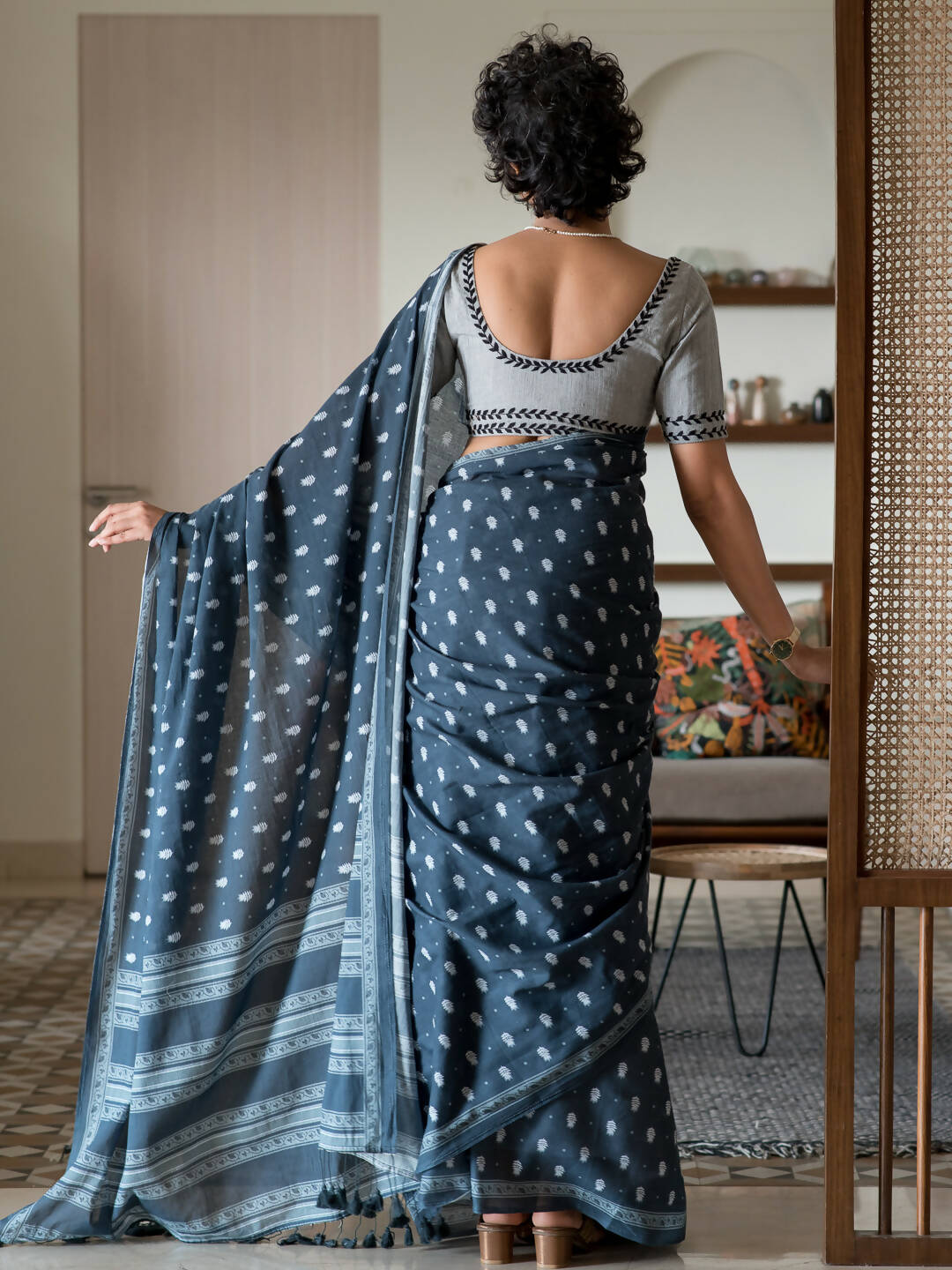 Suta Navy Blue Woven Design Pure Cotton Saree | Grocsy