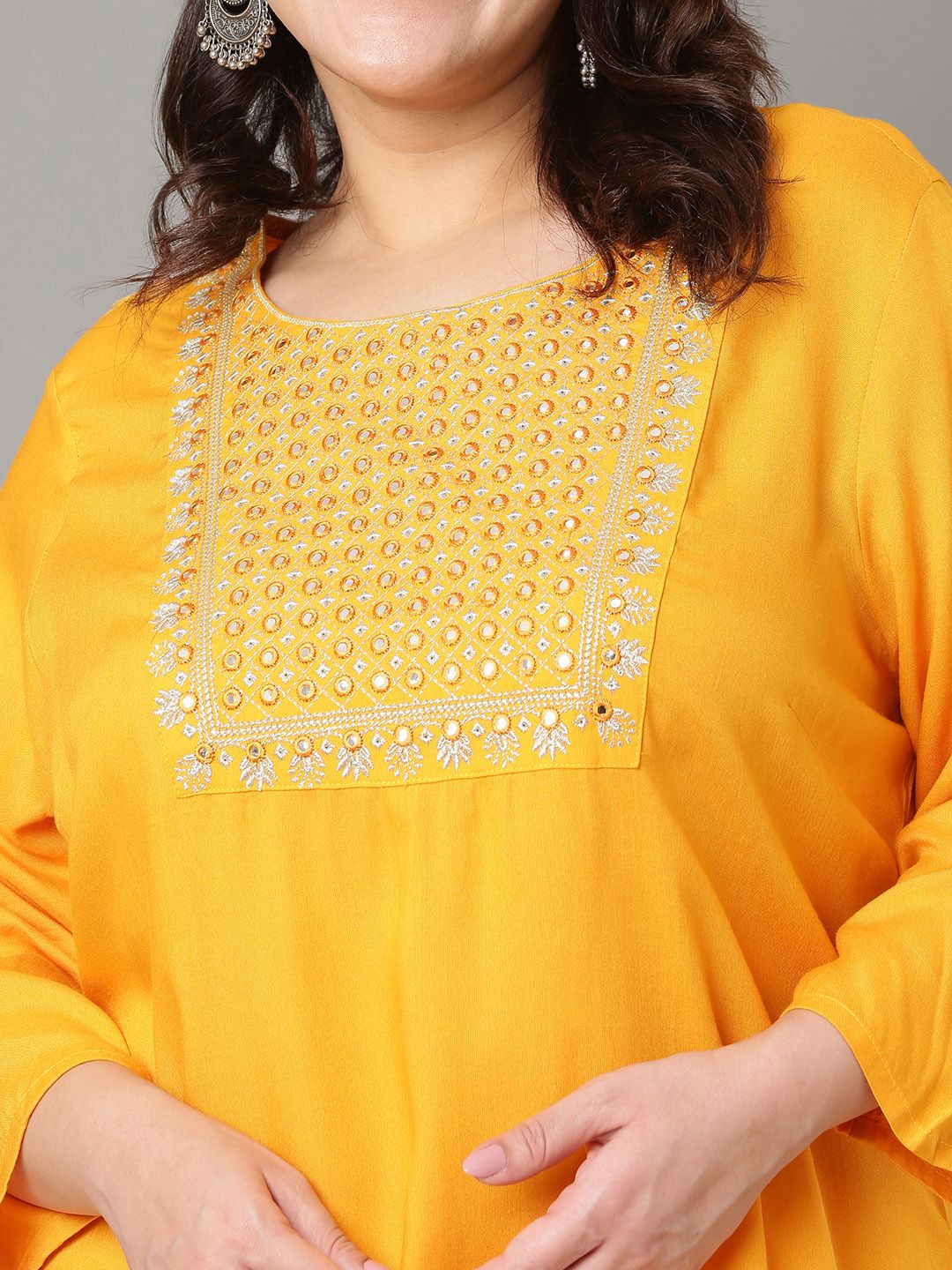 Sztori Plus Size Geometric Embroidered Mirror Work Straight Kurta | Grocsy