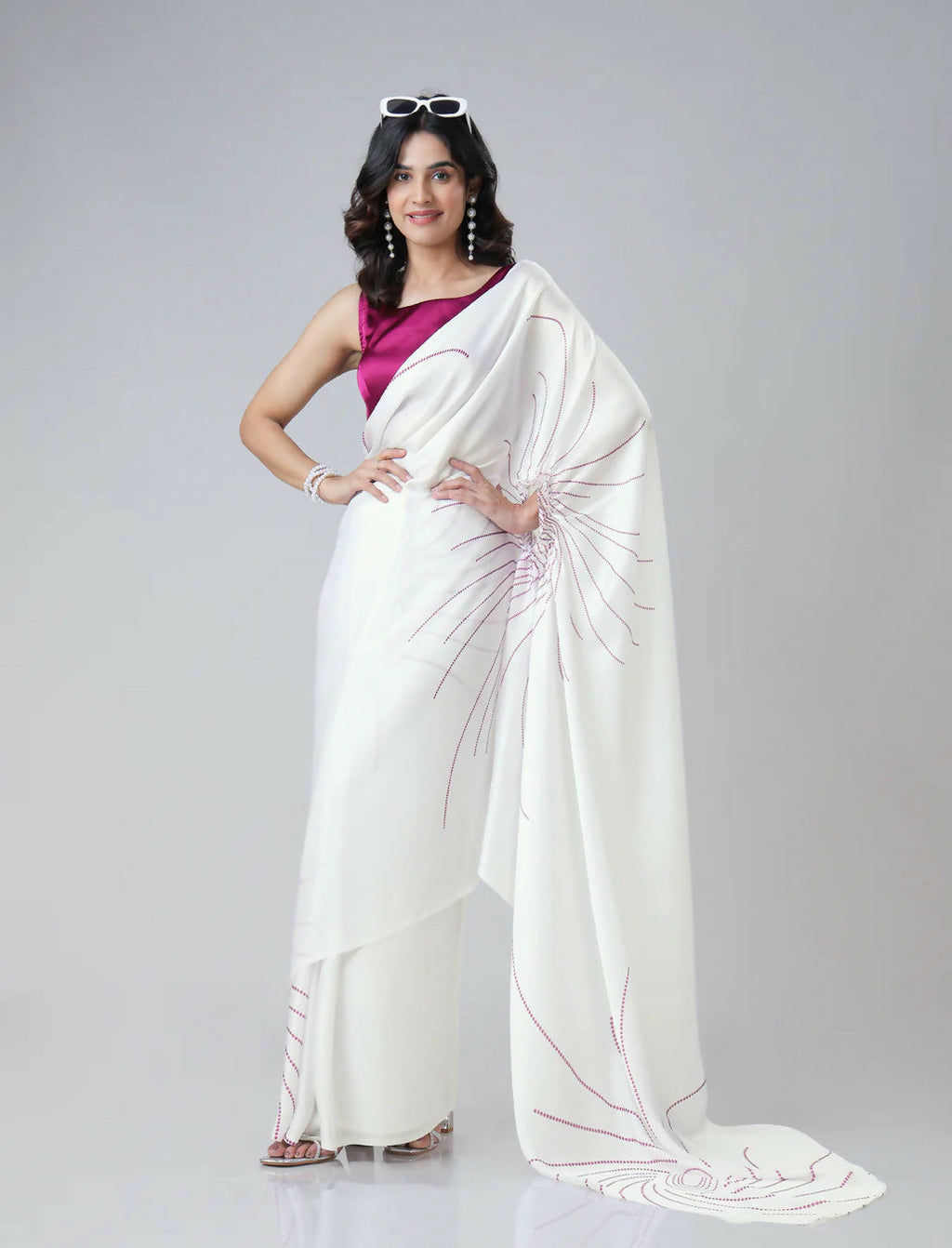 Vastranavya White Retro Wavy Polka Stripes Freehand Ready to Wear Saree | Grocsy