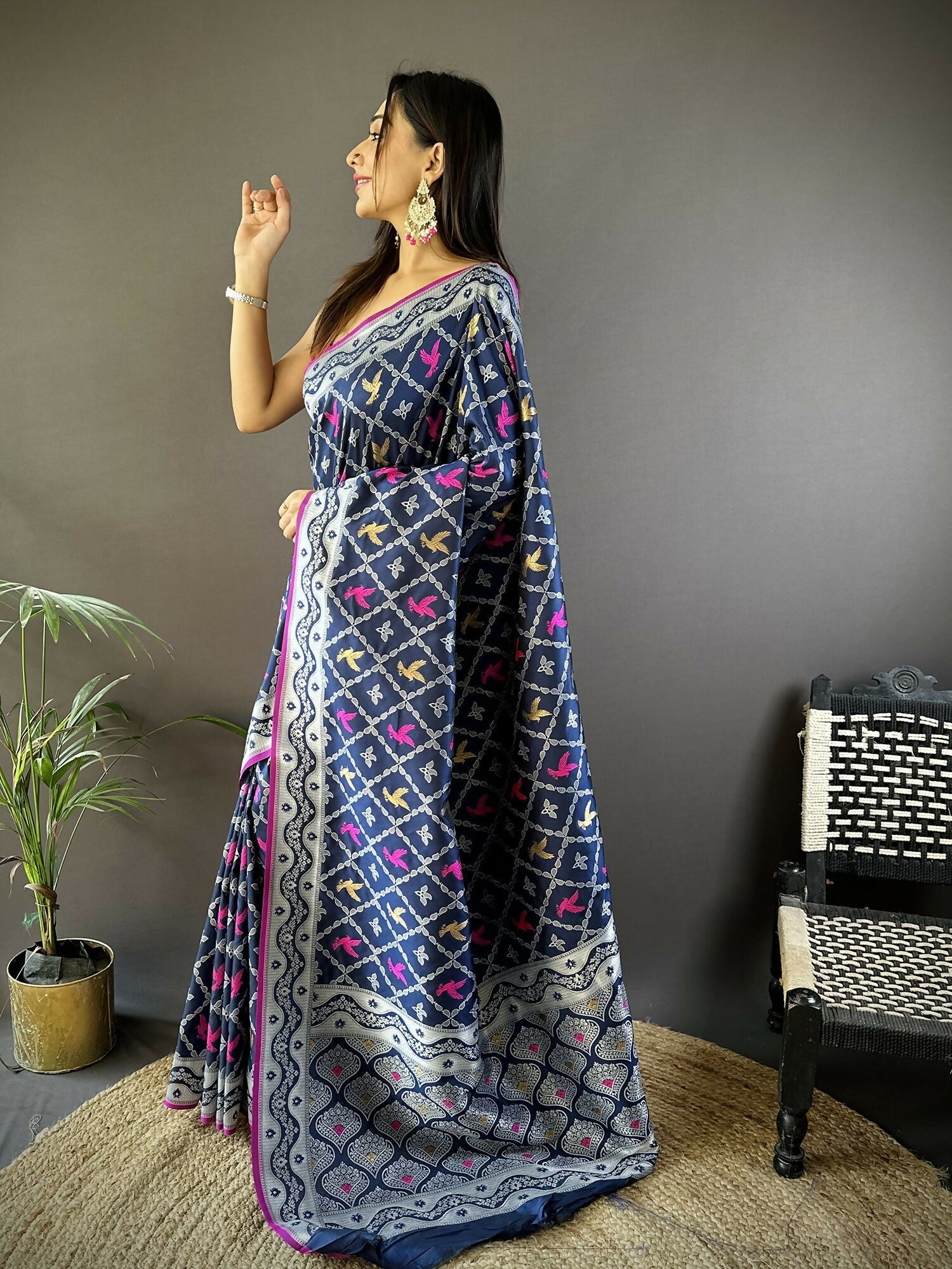 Joban Fashion Royal Blue Jacquard Woven Pattern Lichi Soft Silk Banarasi Saree | Grocsy