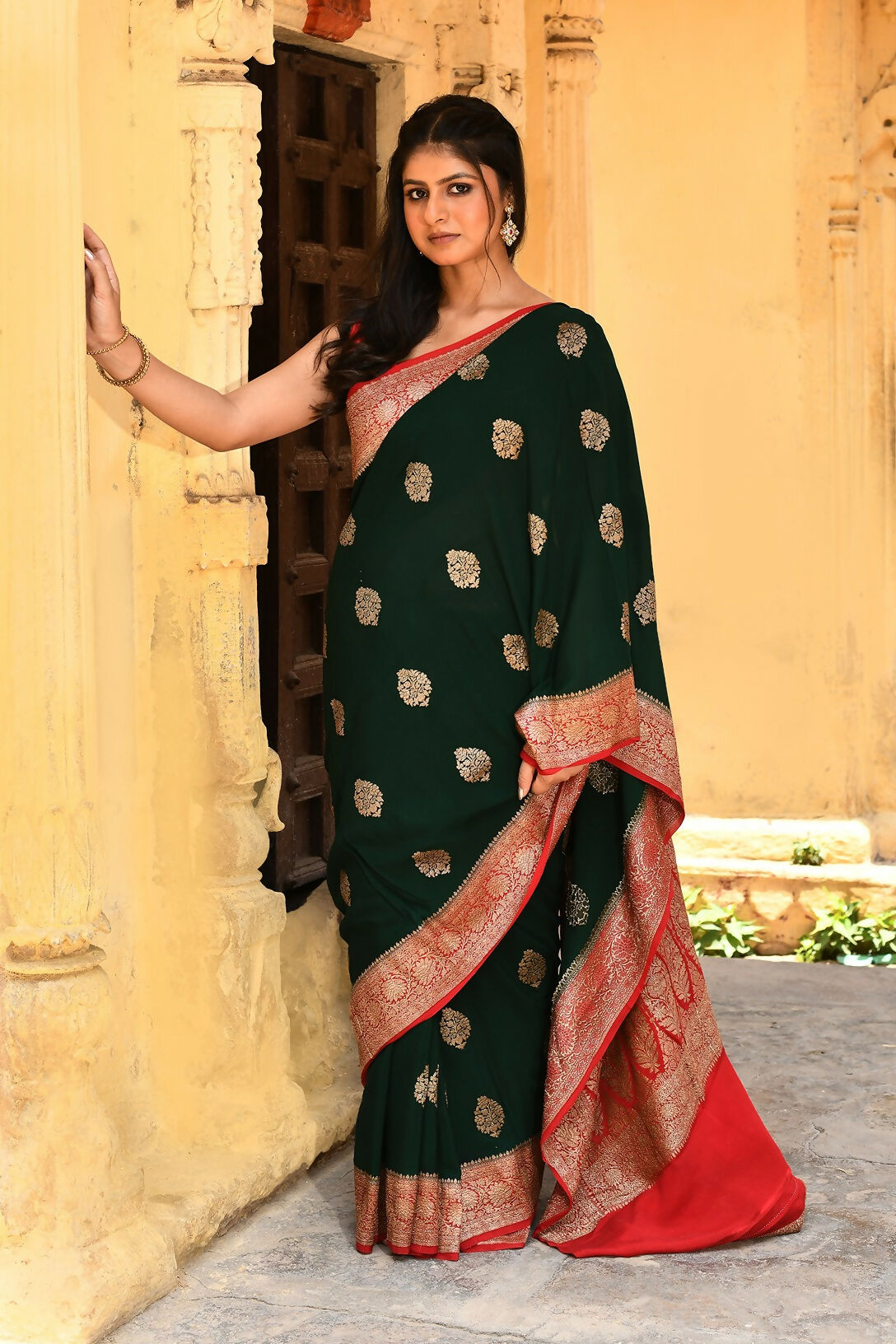 Joban Fashion Emerald Green Crepe Chiffon Pure Handloom Banarasi Silk Saree | Grocsy
