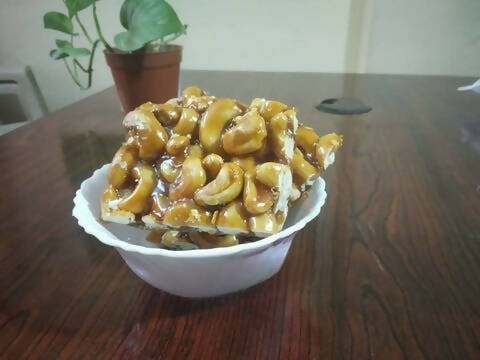 Godavari Vantillu Kaju Chikki / Cashew Chikki / Bellam Jeedipappu Achu | Grocsy