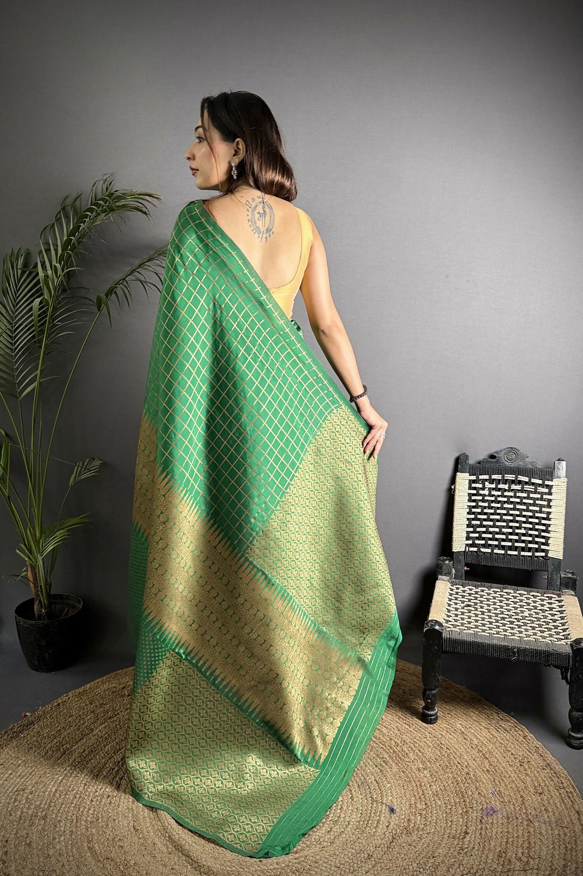 Joban Fashion Emerald Green Banarasi Soft Lichi Silk Checks & Woven Saree | Grocsy