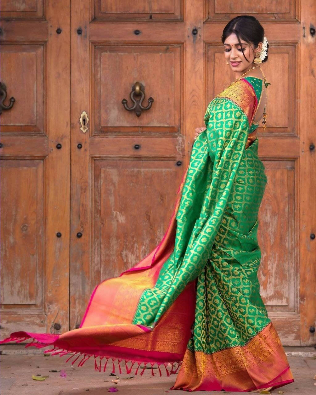 DEIANA'S Beautiful Designer Golden zari Soft Lichi Silk Saree - Green | Grocsy