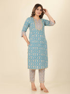 Aramya Straight Soft Cotton Floral Print Women's Kurta Set - Green | Grocsy