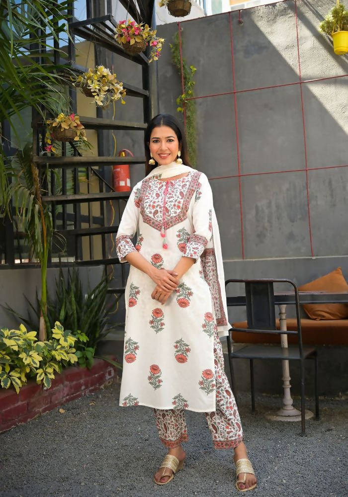 Yufta Women White Floral Printed Regular Pure Cotton Kurta with Trouser & With Dupatta | Grocsy