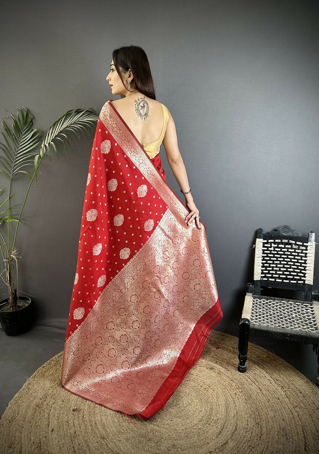 Joban Fashion Red Floral Jacquard Woven Design Cotton Silk Banarasi Silk Saree | Grocsy