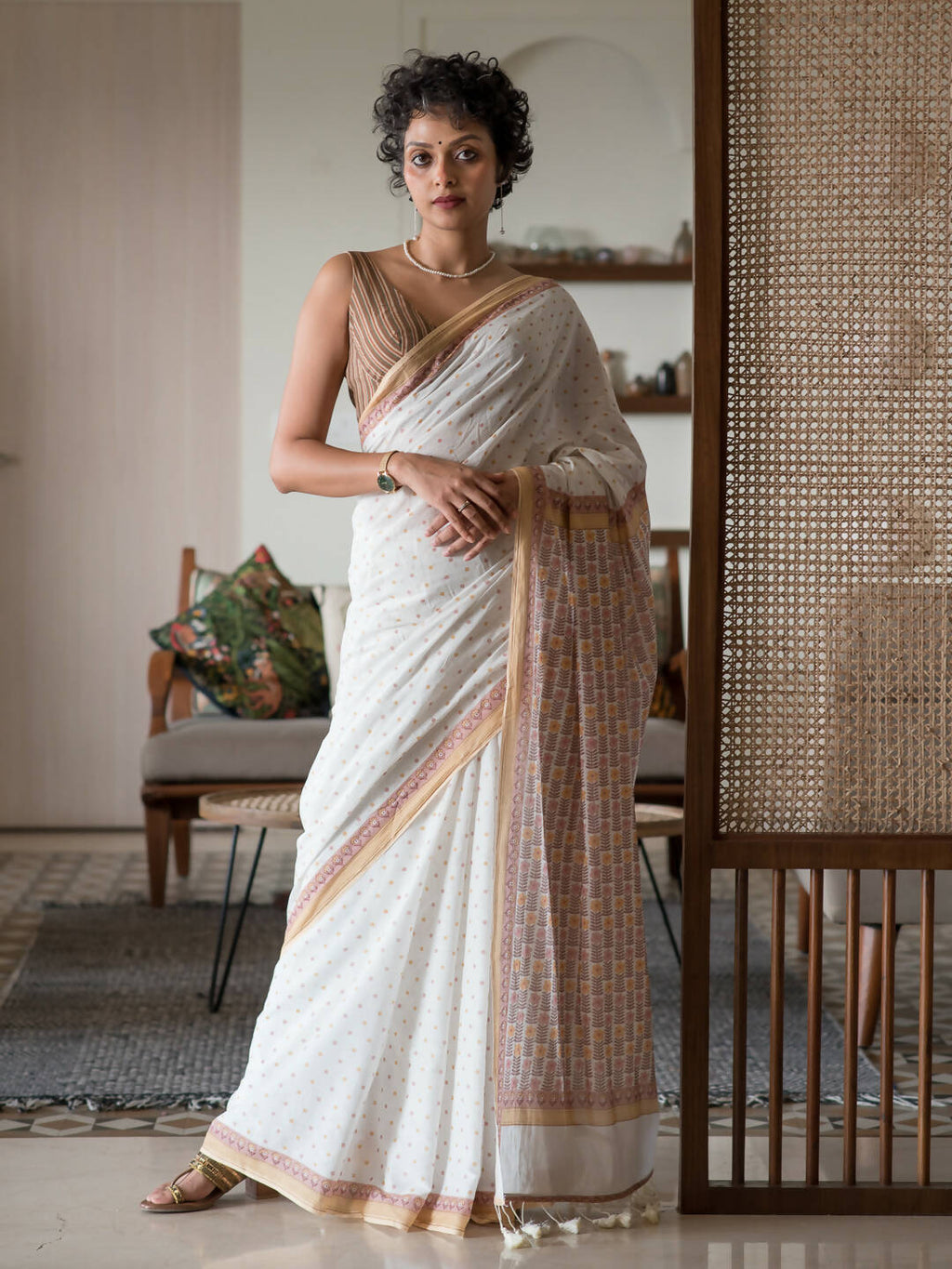 Suta White Woven Design Pure Cotton Saree | Grocsy