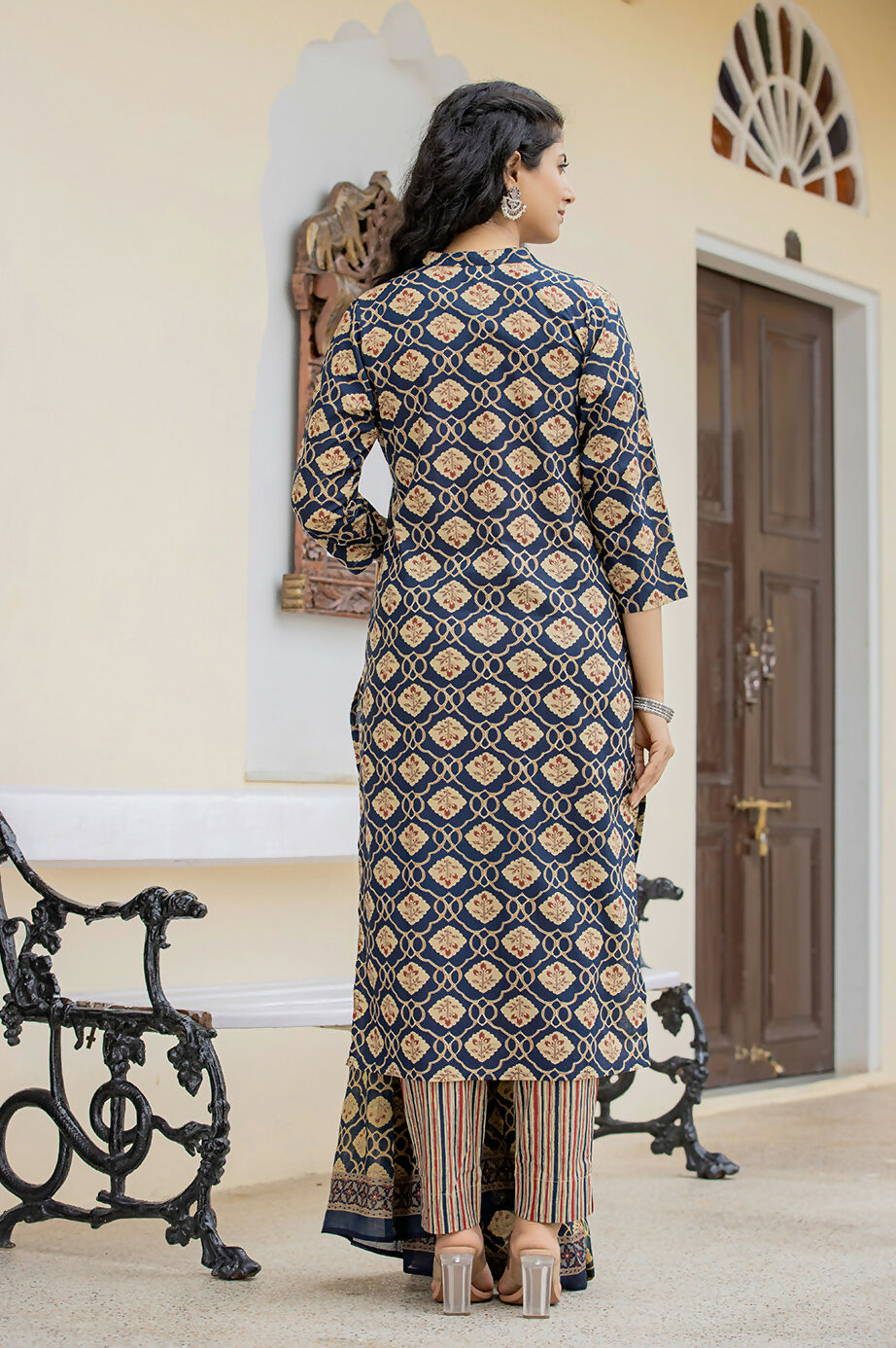 Kaajh Women's Blue Cotton Printed Kurta Pant Set With Dupatta | Grocsy