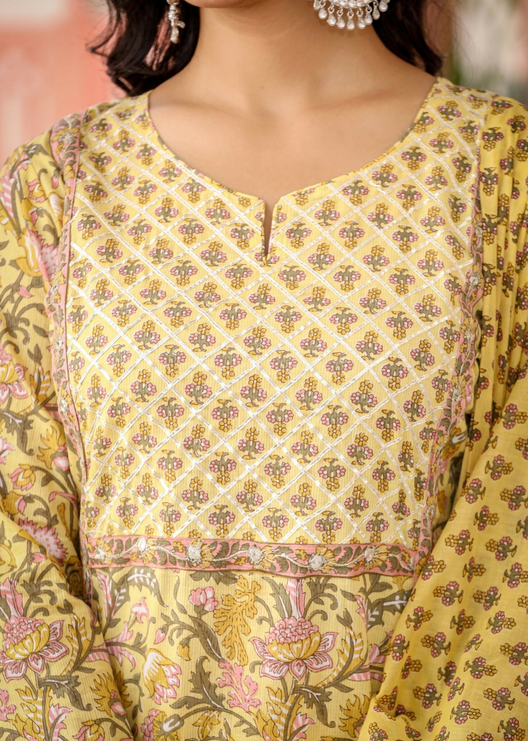 Kaajh Women's Yellow Floral Embroidered Cotton Kurta Pant Set With Dupatta | Grocsy