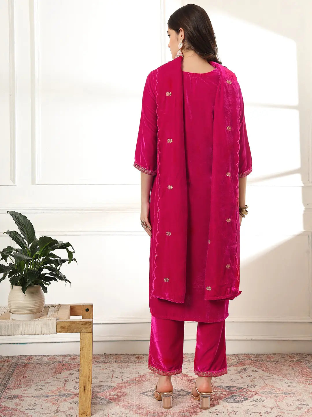 Yufta Velvet Pink Kurta Dupatta Set With Embroidery | Grocsy