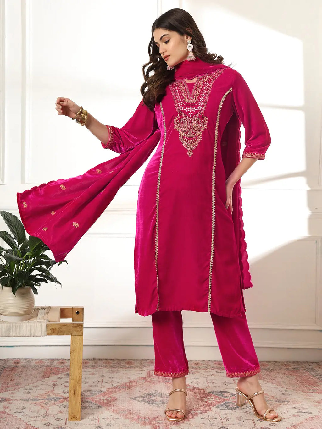 Yufta Velvet Pink Kurta Dupatta Set With Embroidery | Grocsy