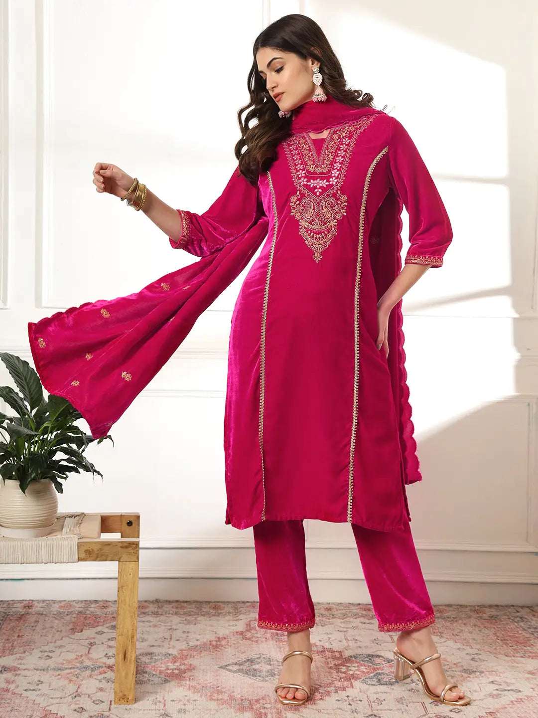 Yufta Velvet Pink Kurta Dupatta Set With Embroidery | Grocsy