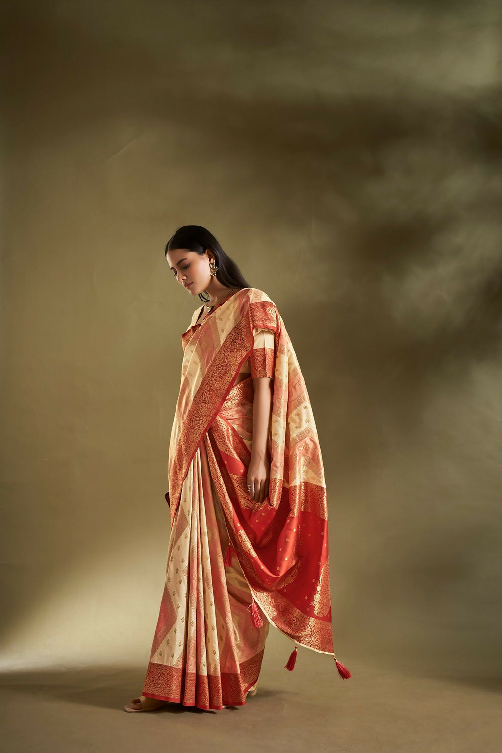 Joban Fashion Cream & Pink Plain With Weaving Border Banarasi Silk Sarees | Grocsy