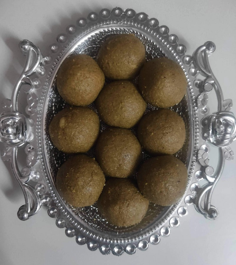 Govi’s Organic Foods - Jaggery Bajra Gondh Laddu (Pearl Millet) | Grocsy