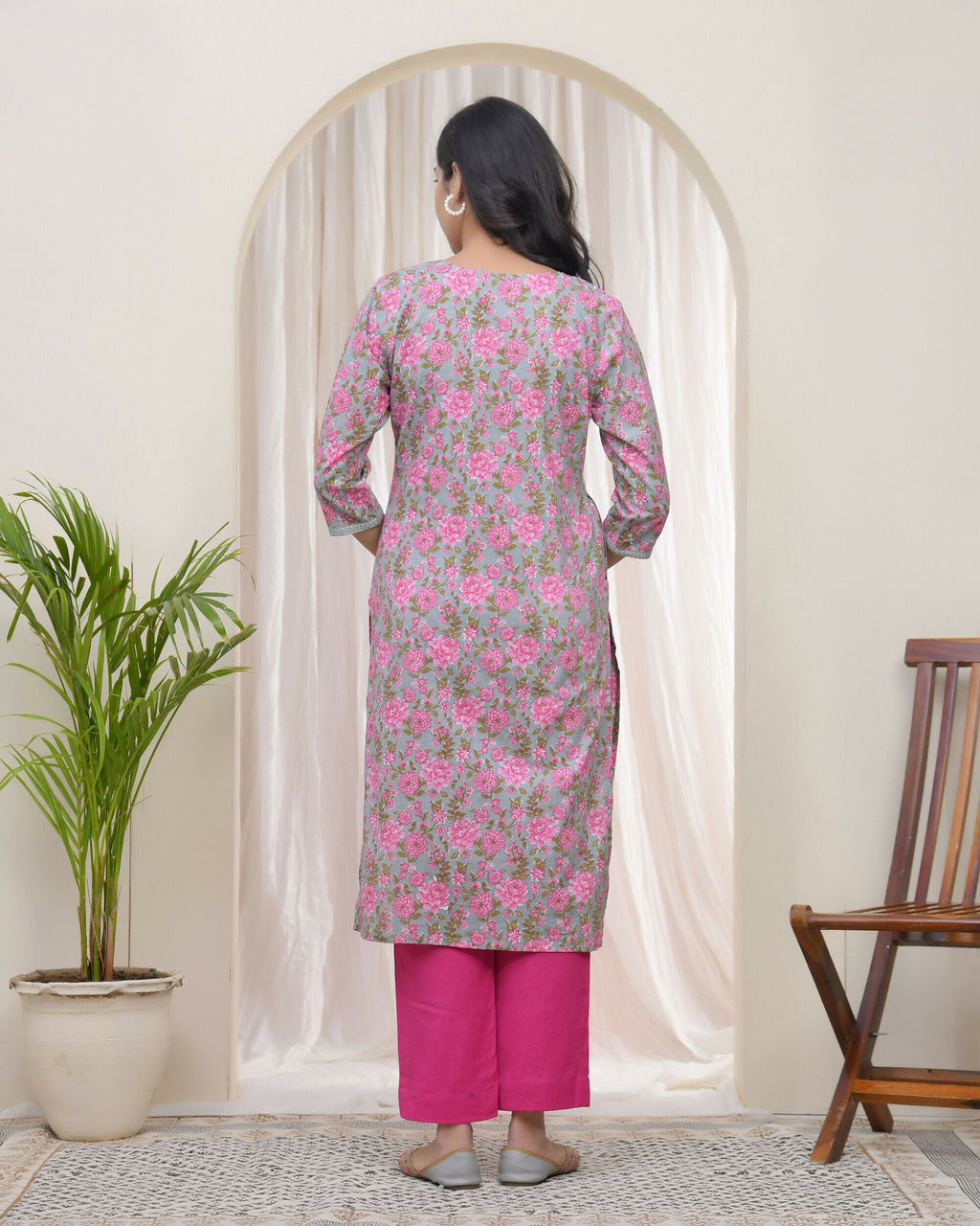 Vaasva Women Grey Cotton Printed Straight Kurti With Pant | Grocsy