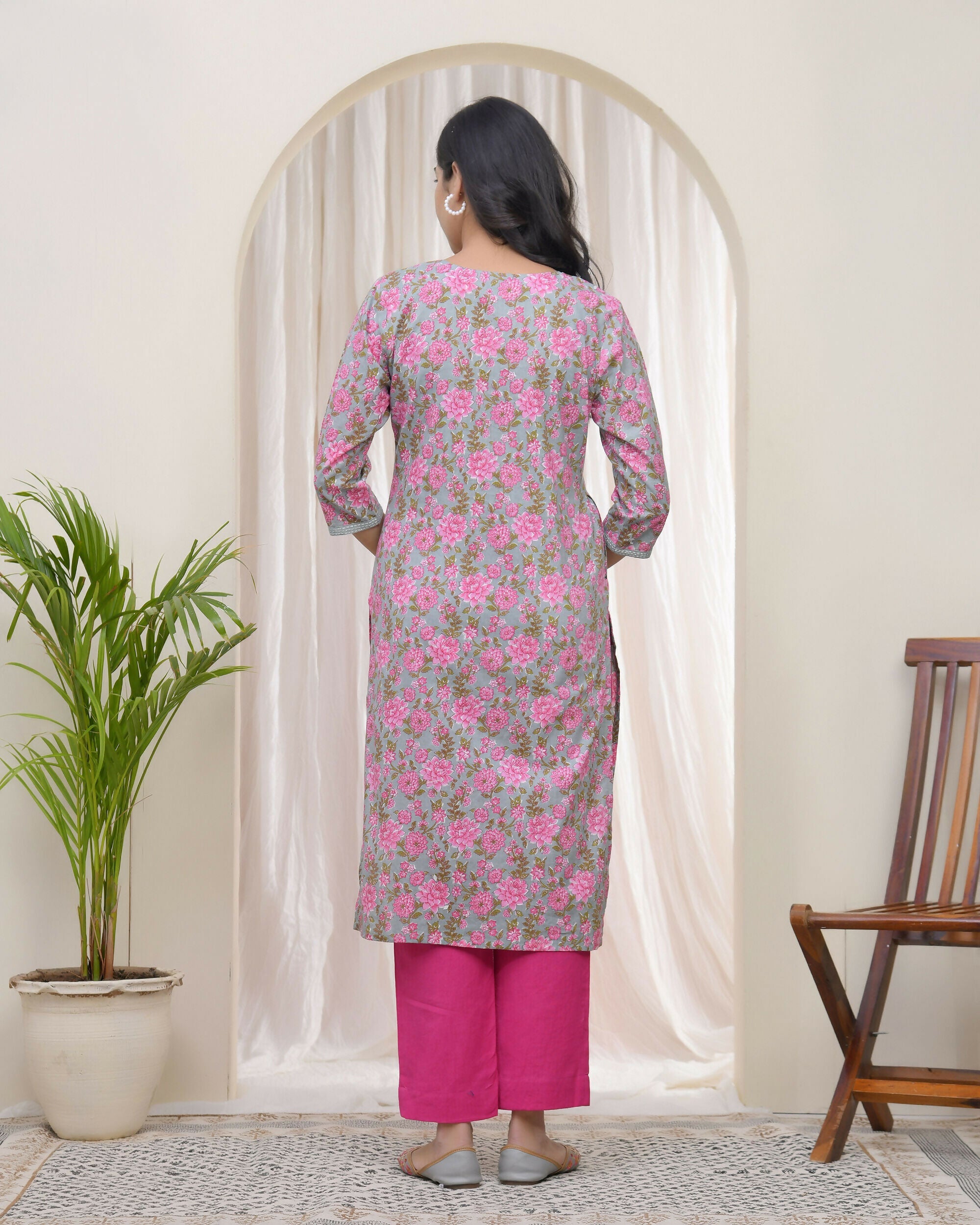 Vaasva Women Grey Cotton Printed Straight Kurti With Pant | Grocsy