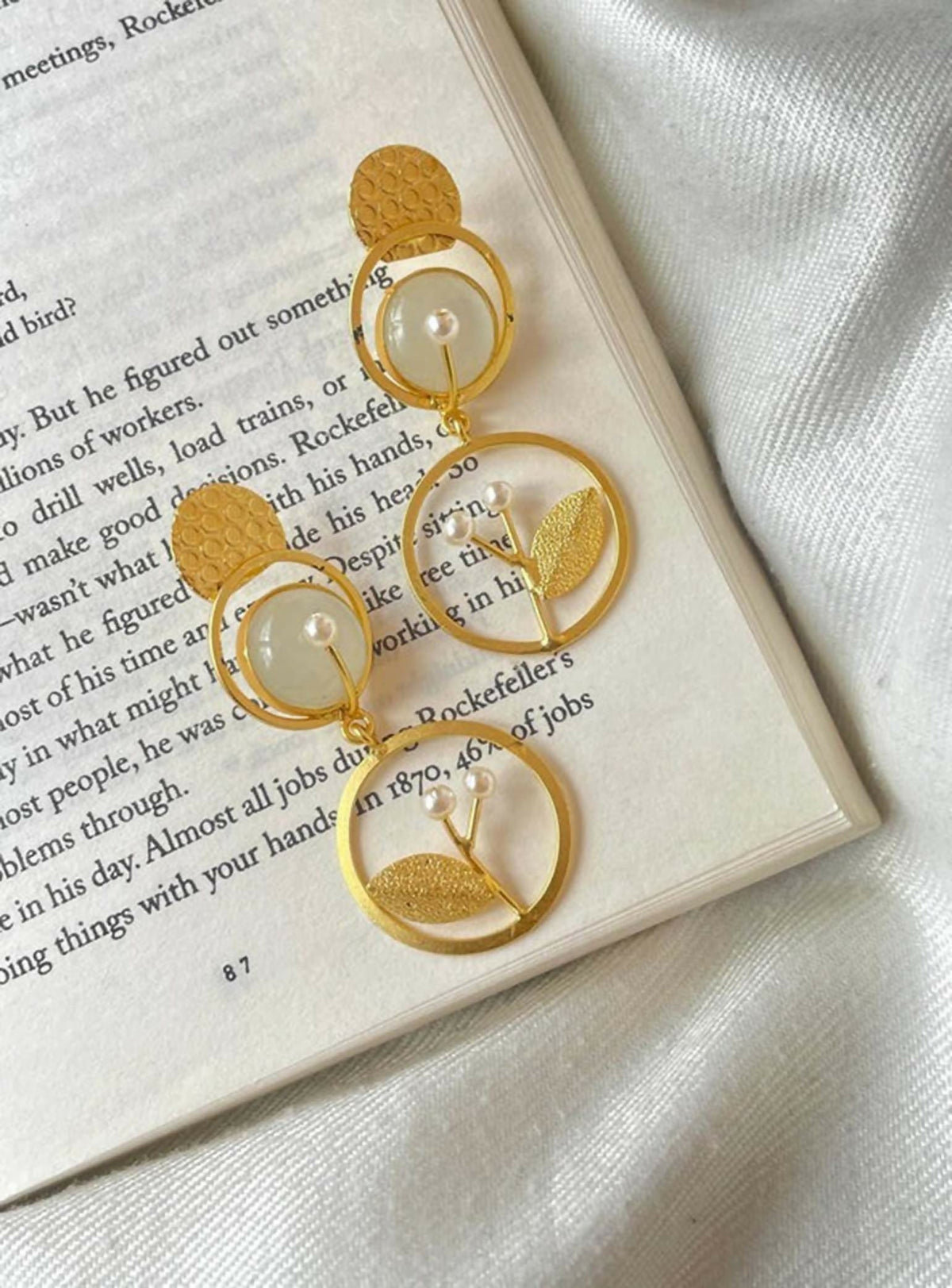 Joban Fashion Monalisa Stone Golden Leaf Pearl Earring