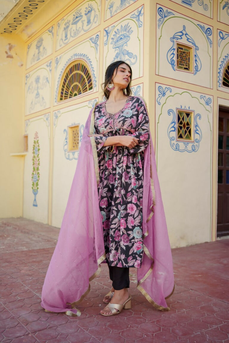 Vaasva Women Rani Muslin Embroidered Kurta, Pant & Dupatta Set | Grocsy