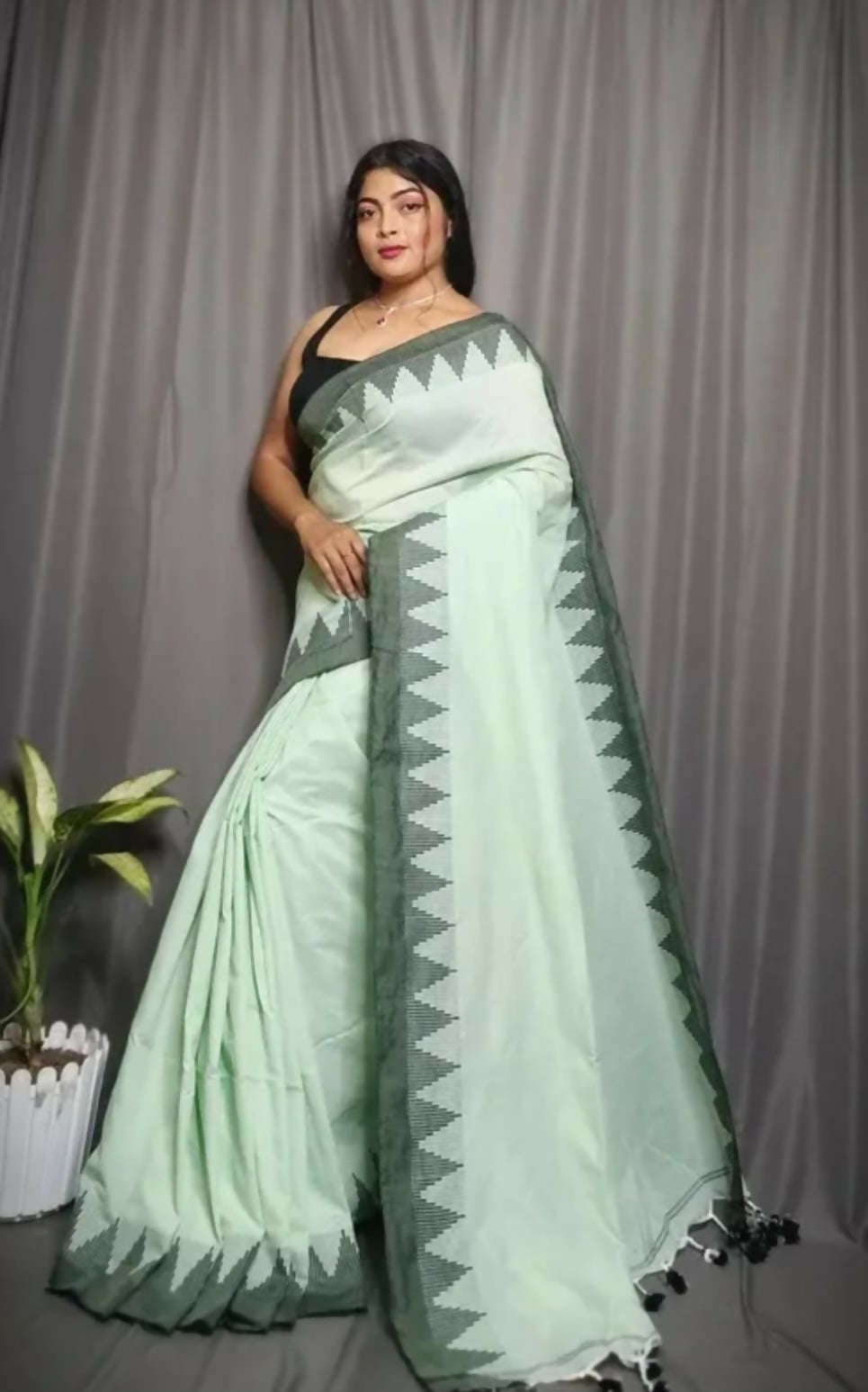 Exclusive Collection Beautiful Light Green Pure Cotton Woven Handloom Saree With Running Blouse Piece | Grocsy