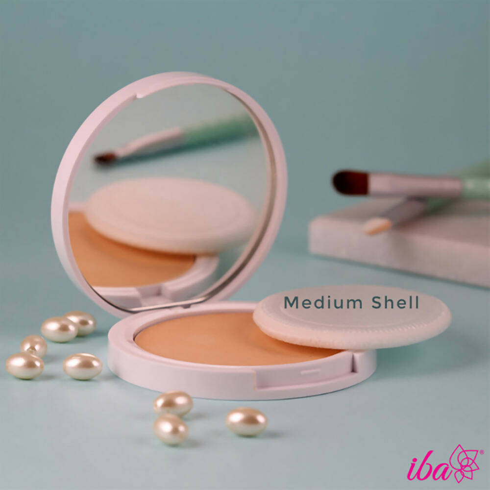 Iba Perfect Look Long-Wear Mattifying Compact SPF 15 - 02 Medium Shell | Grocsy