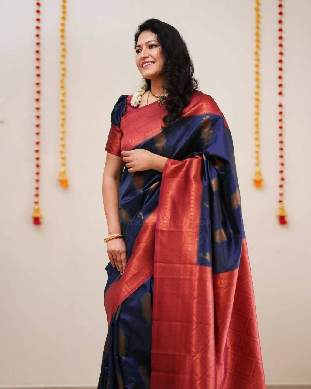 DEIANA'S Beautiful Designer Golden zari Soft Lichi Silk Saree - Navy Blue | Grocsy