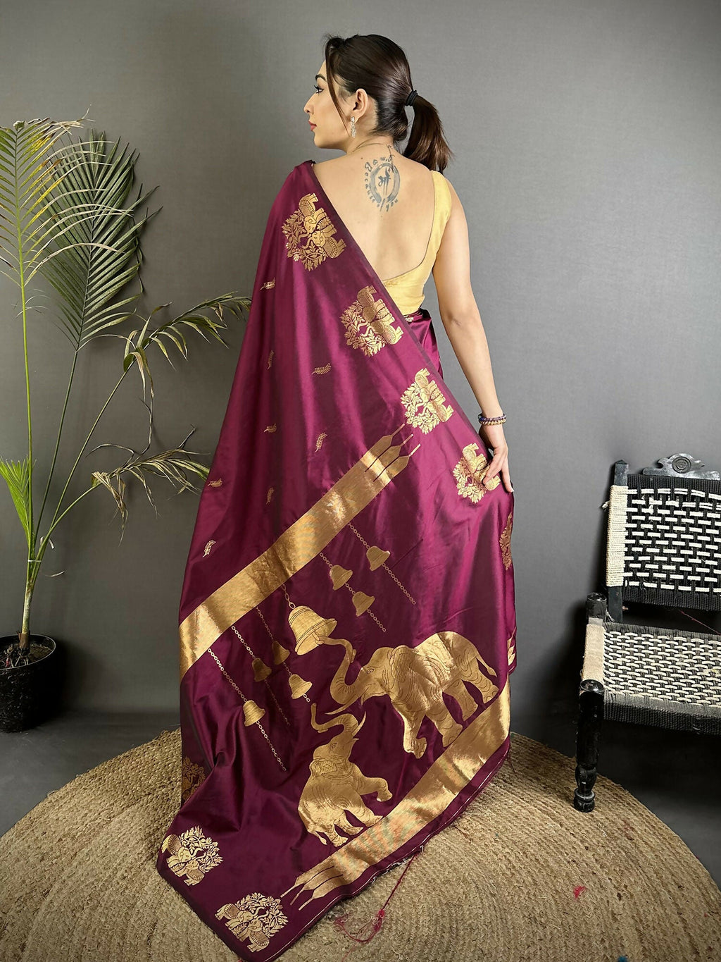 Joban Fashion Magenta Motifs Zari Weaving Soft Silk Banarasi Saree | Grocsy