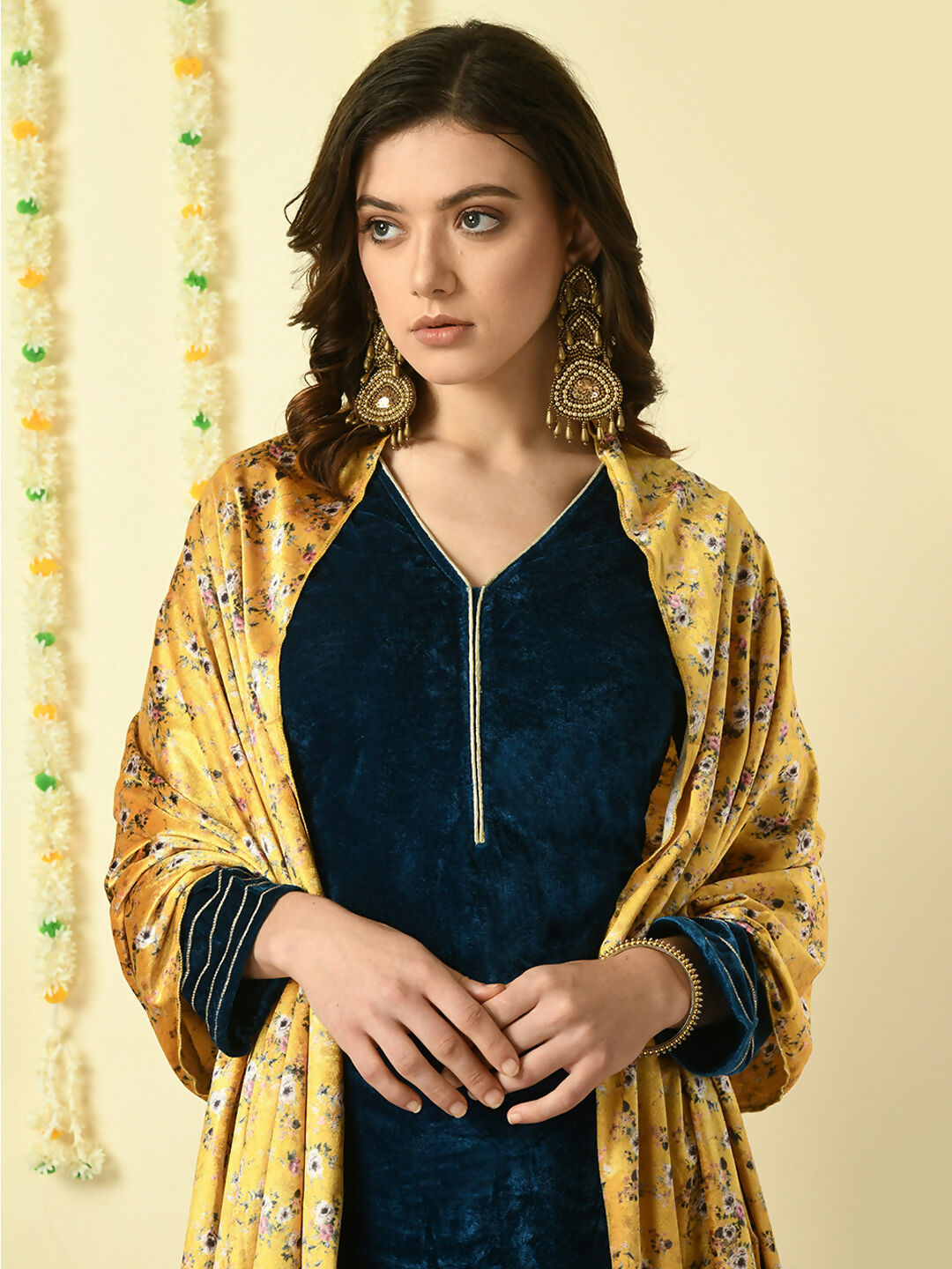Myshka Women's Teal Velvet Kurta & Trousers With Dupatta Party Sets | Grocsy