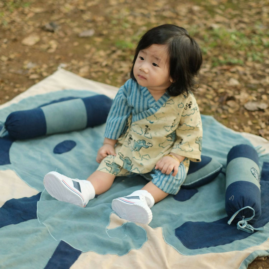 Mhyssa Blue And Beige V Neck Kimono Style Short Sleeve Printed T-shirt With Matching Shorts Set | Grocsy