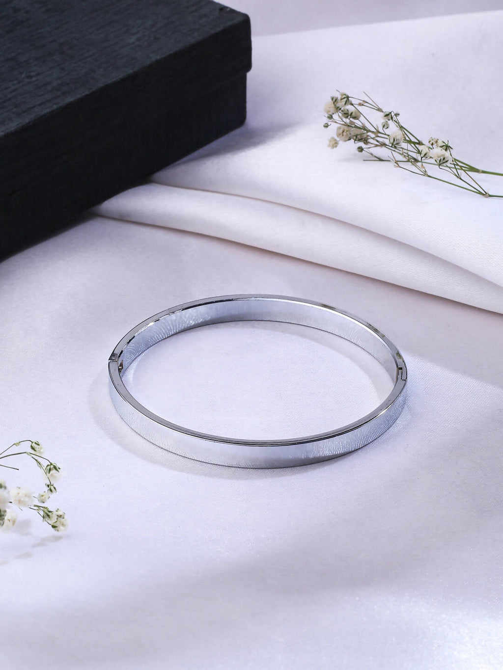 NVR Men's Silver Metal Interlock Kada Bracelet | Grocsy
