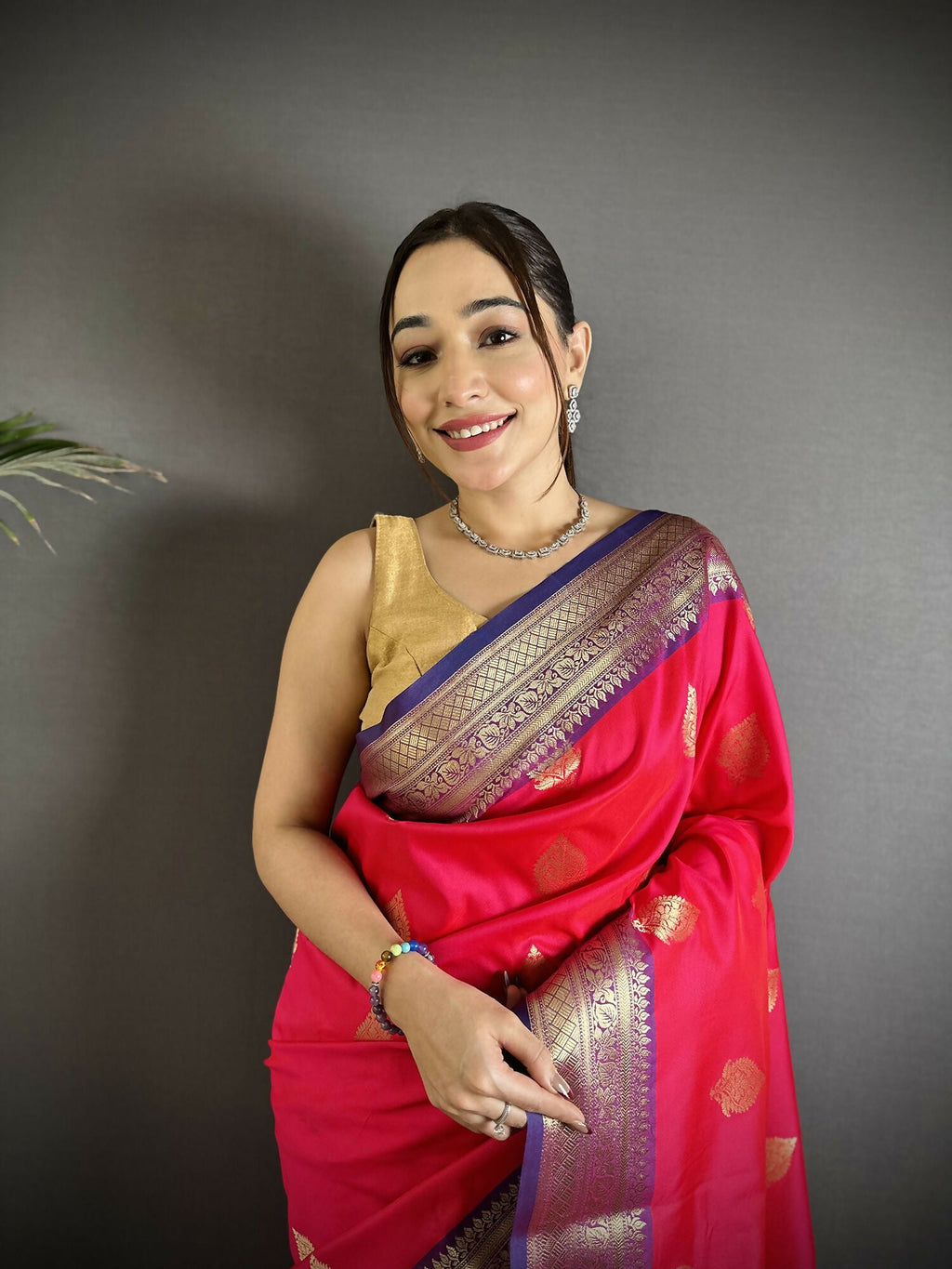 Joban Fashion Pink Intricate Zari Weaving Soft Silk Banarasi Saree | Grocsy
