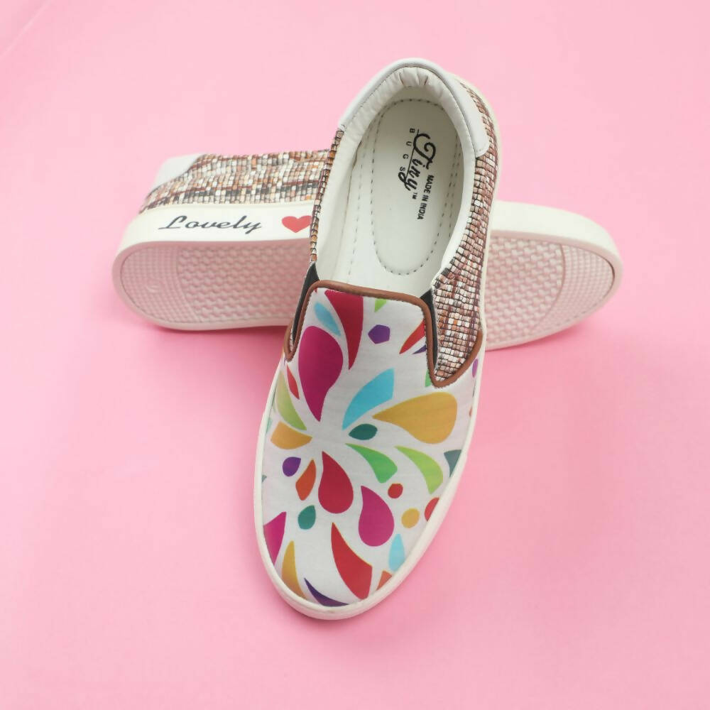 Tiny Bugs Girls Multi Printed Slip Ons Sneakers - White | Grocsy
