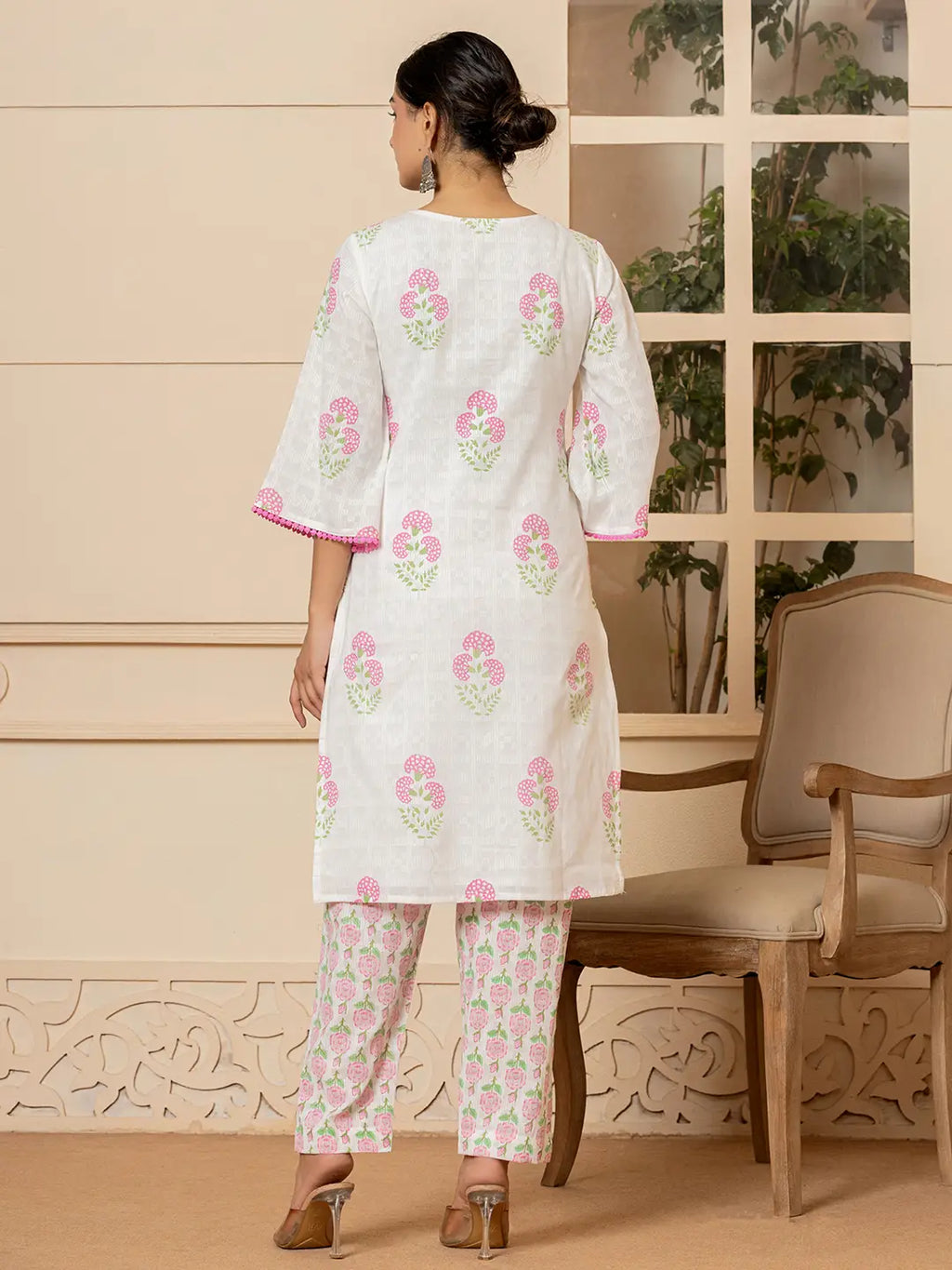 Yufta White And Pink Cotton Floral Print Kurta Dupatta Set | Grocsy