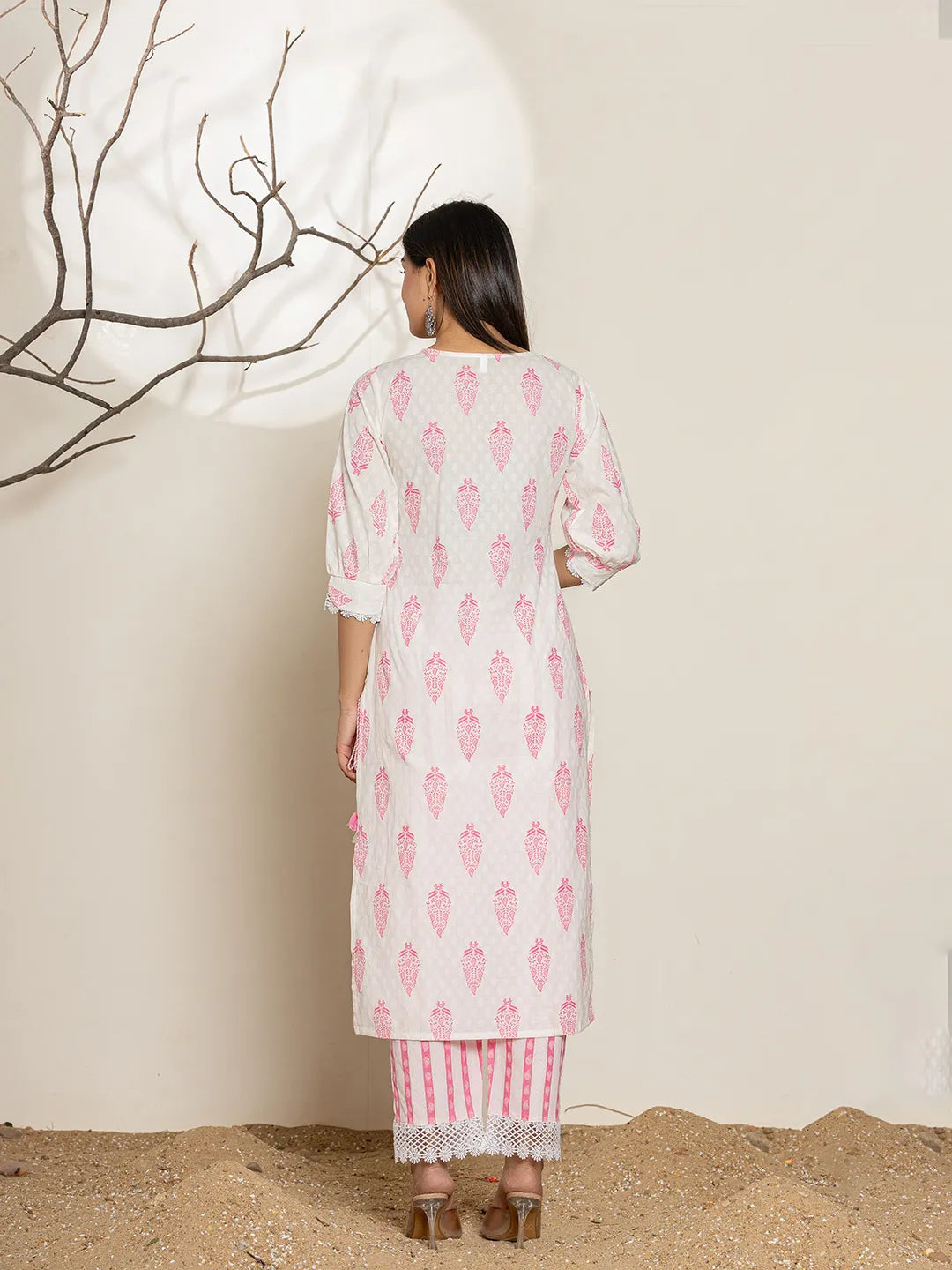 Yufta White And Pink Floral Print Cotton Straight Kurta Dupatta Set | Grocsy