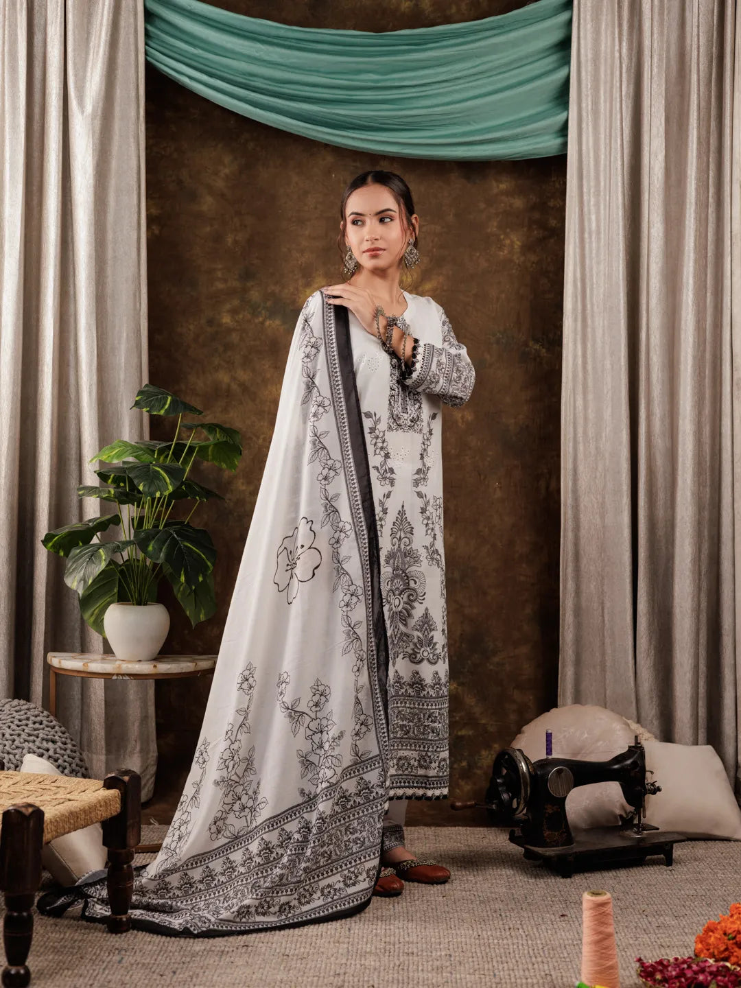 Yufta White Cotton Ethnic Motifs Straight Kurta Dupatta Pant Set | Grocsy
