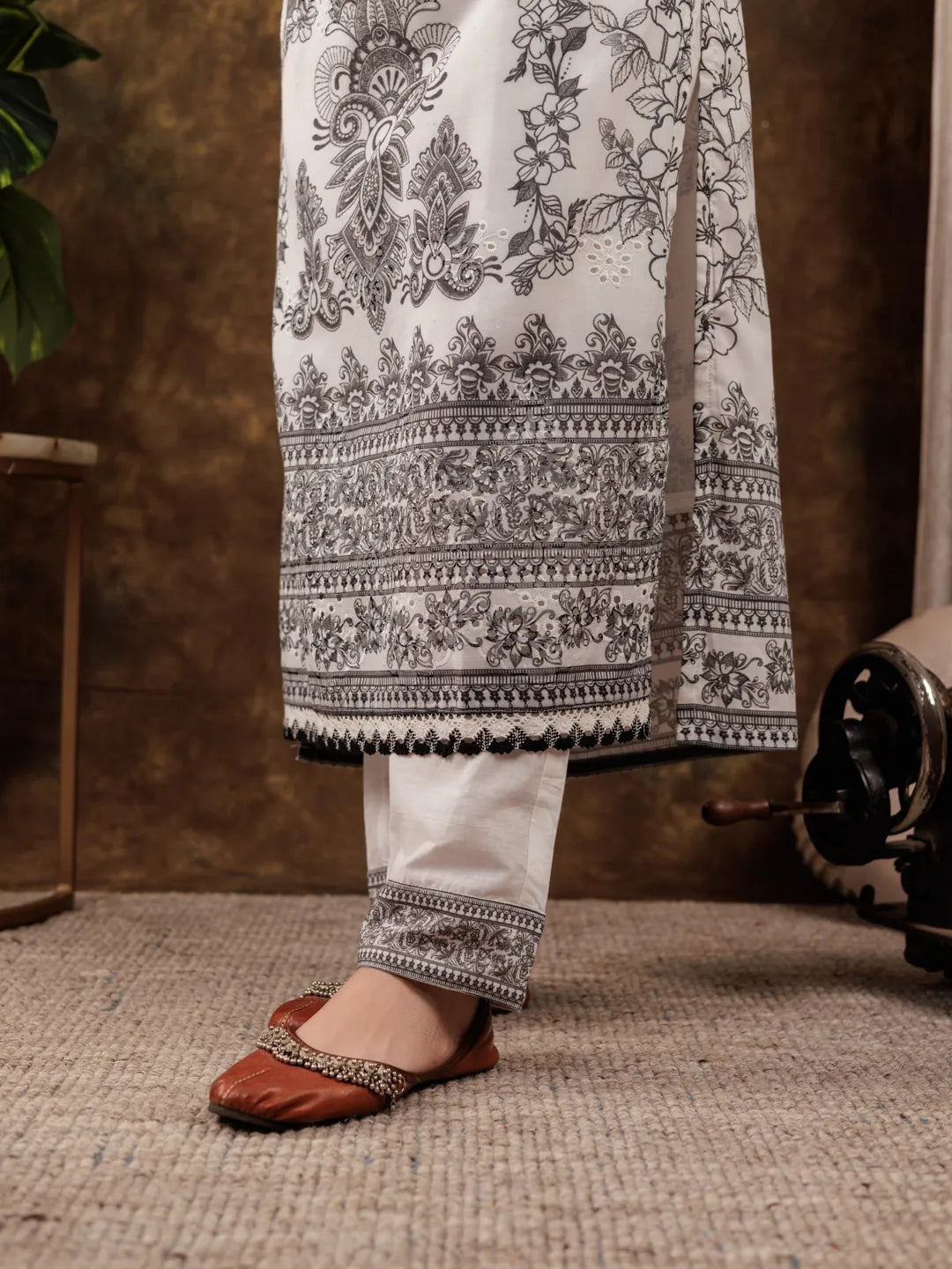 Yufta White Cotton Ethnic Motifs Straight Kurta Dupatta Pant Set | Grocsy
