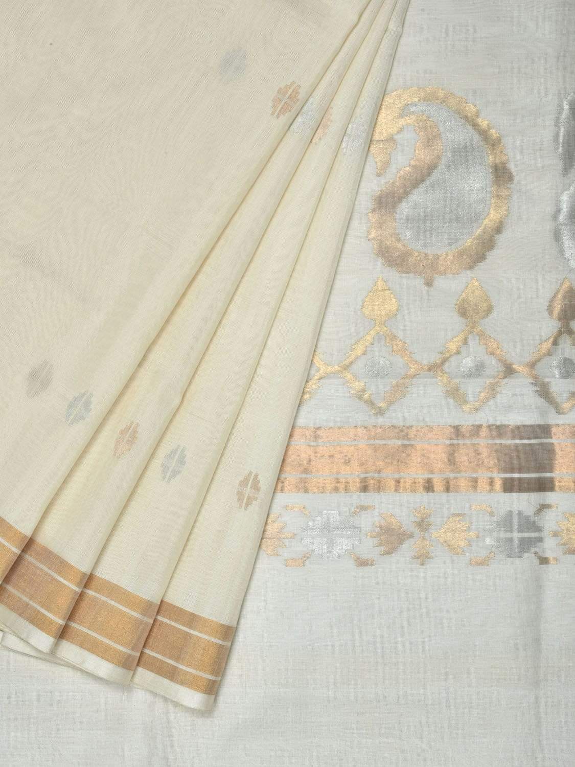 White Uppada Cotton Handloom Saree with Mango Design Pallu - Global Threads | Grocsy