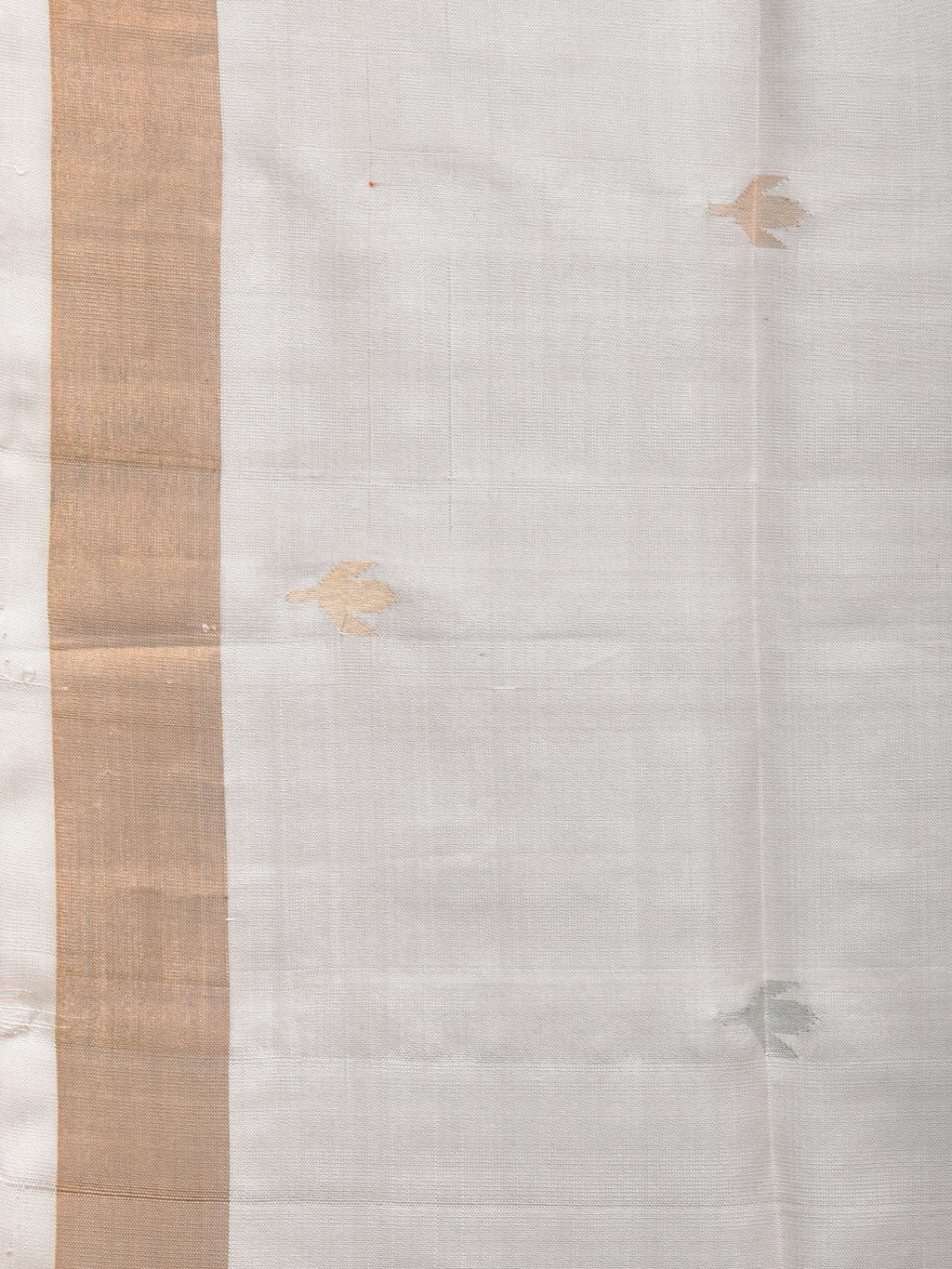 White Uppada Silk Handloom Saree with Jamdani Pallu Design - Global Threads | Grocsy