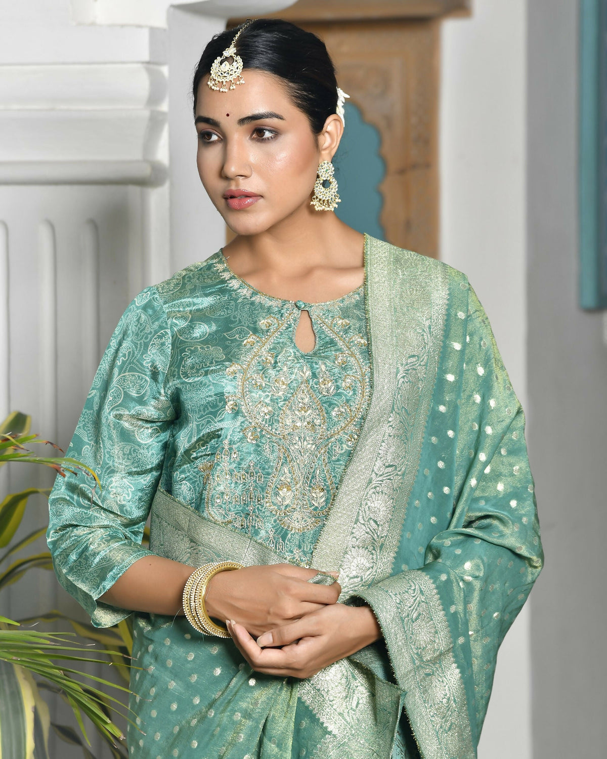 Vaasva Women's Digital Printed Tissue Suit Set With Solid Pant & Brocade Dupatta | Grocsy