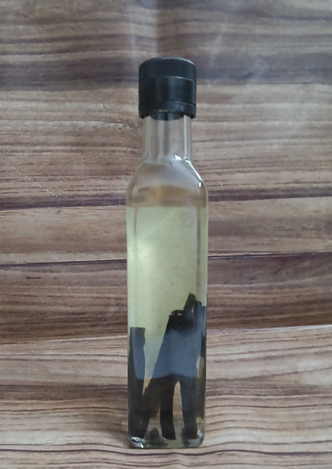Satjeevan Organic Vanilla Bean Extract | Grocsy