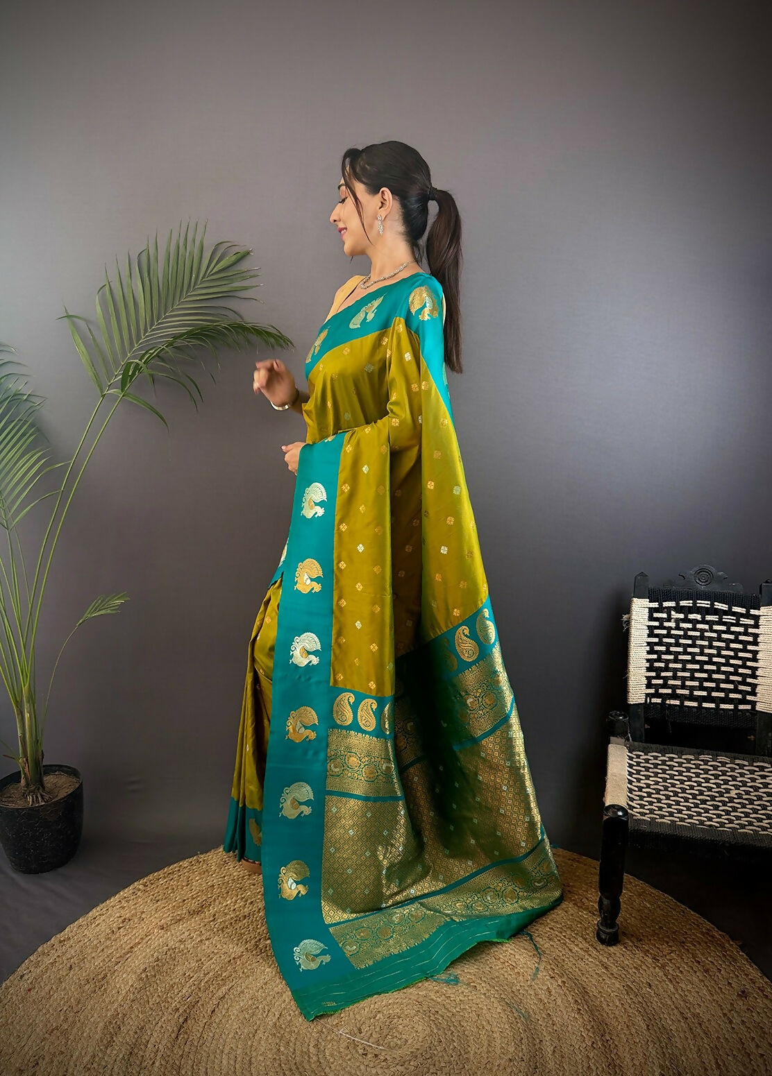 Joban Fashion Green Butti Banarasi Silk Sarees | Grocsy