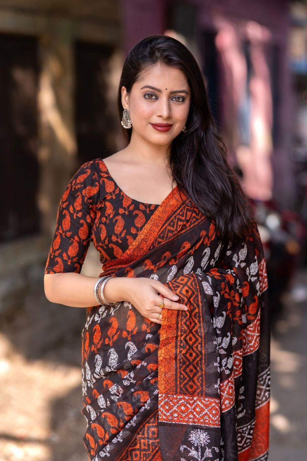 Orange Linen Blend Ethnic Motifs Saree with Unstitched Blouse - Hiral Fashion | Grocsy