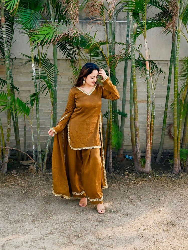 Teeya Creation New Trendy Elegant Gold Chanderi Silk Kurta Set with Delicate Lace Detailing and Matching Dupatta | Grocsy