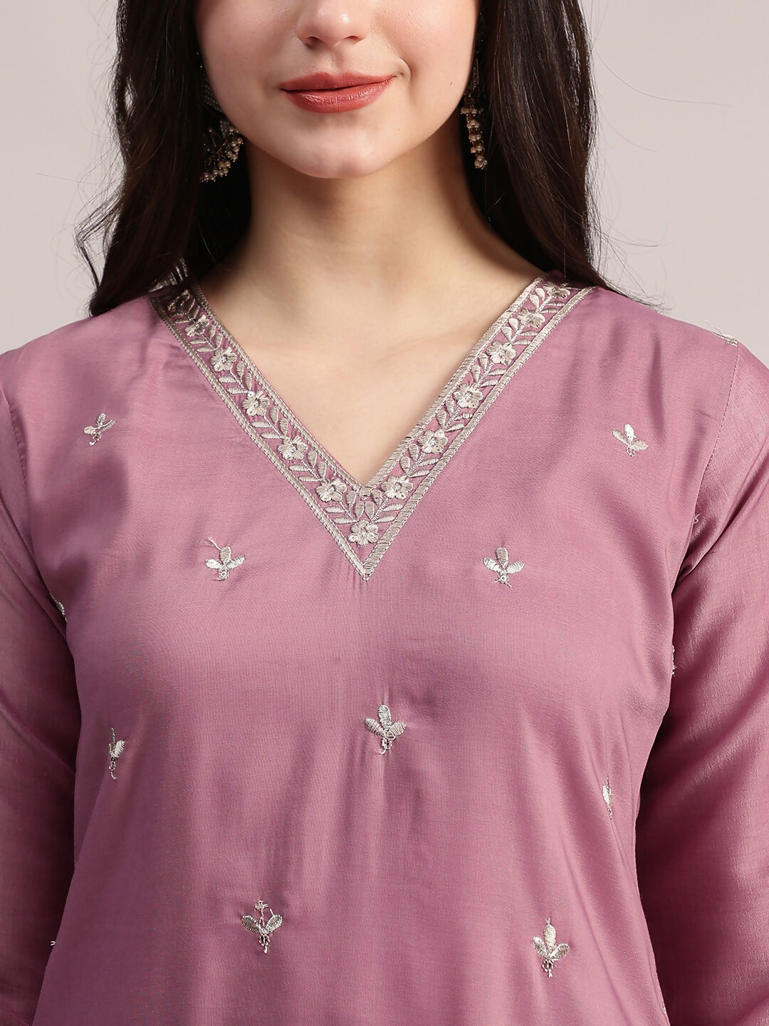 Aavyora Women Lavender Embroidered Chinon Kurta with Straight Pants & Organza Dupatta Set | Grocsy