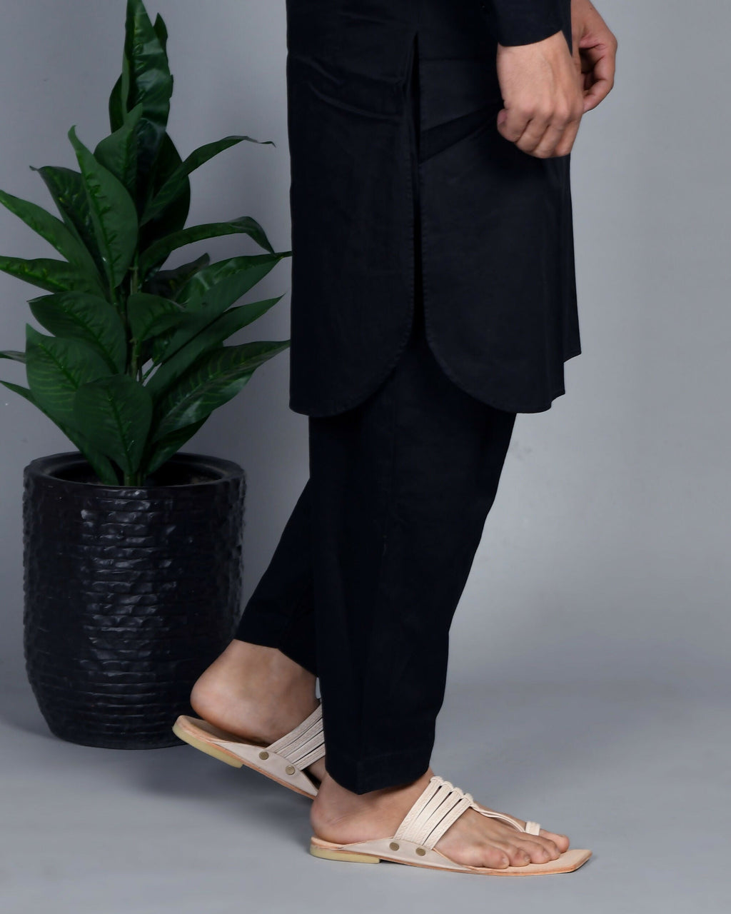 Stepsoft Men'S Off-White Kolhapuri Chappal | Handcrafted Ethnic Leather Wedding Footwear | Grocsy