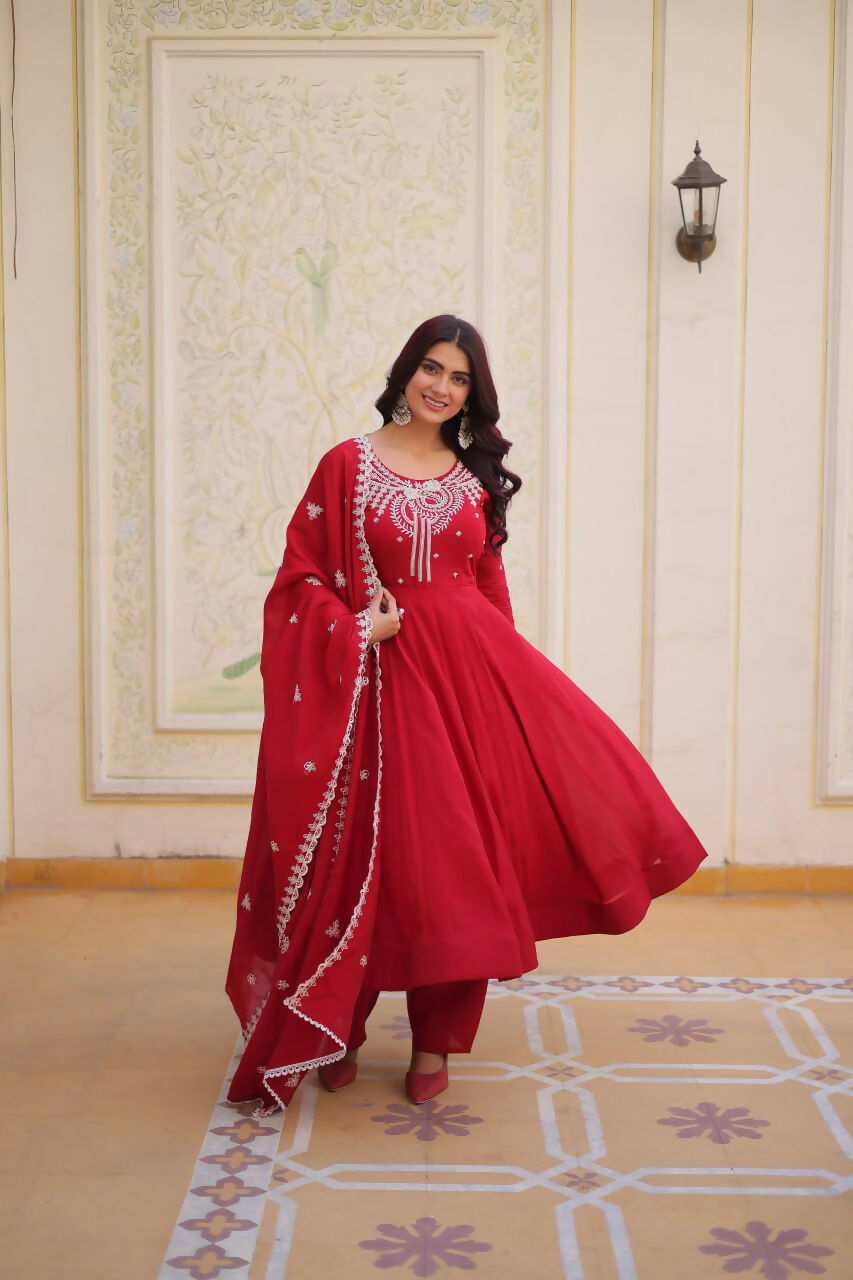 Teeya Creation Womens New Mul Chanderi With Beads Embroidery-Work Kurta Set | Grocsy