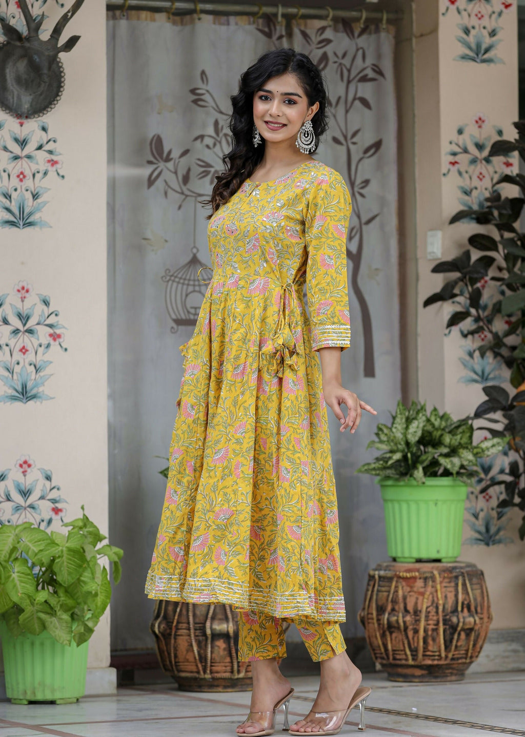 Kaajh Women's Yellow Floral Print Cotton Kurta Pant Set | Grocsy